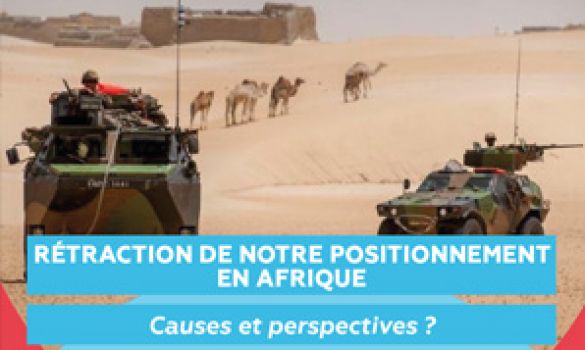 Extrait affiche : chars chameaux et désert