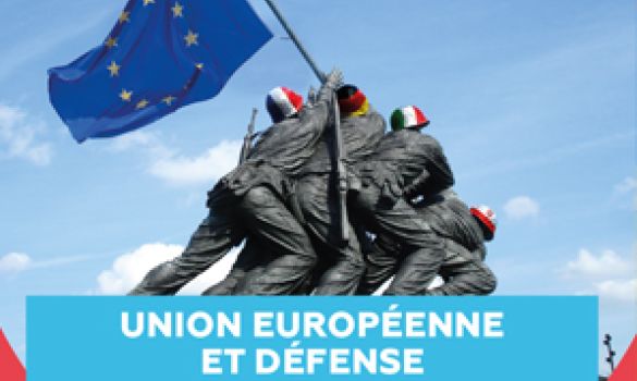 Soldats hissant le drapeau européen